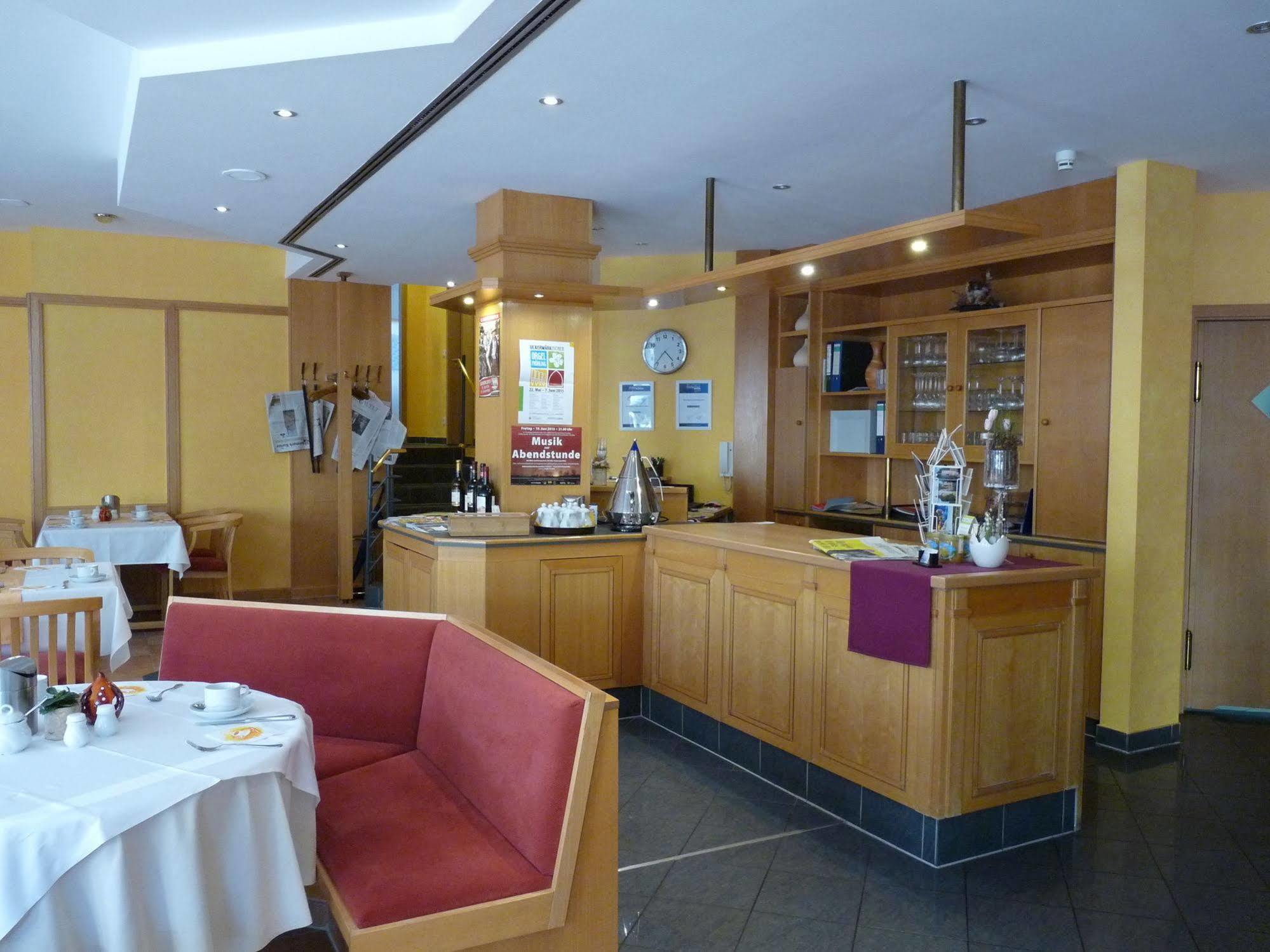 Hotel Garni "Zum Eichwerder" Templin Exteriör bild